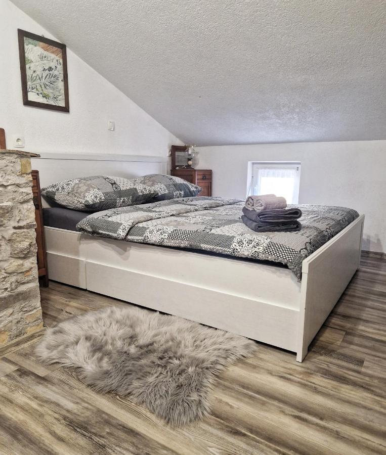 Sweet Room With A Terrace Roč المظهر الخارجي الصورة